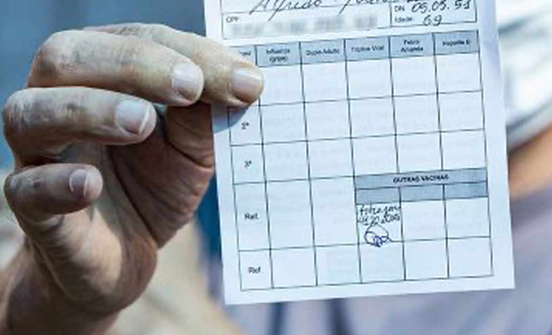 Após pressão, comitê decide que passaporte da vacinação não será exigido em cultos, missas ou reuniões religiosas