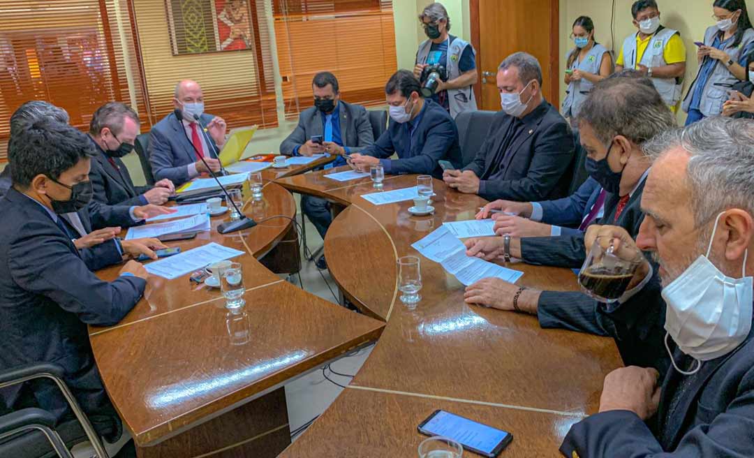 Deputados fazem acordo e mediam junto ao governo pagamento da etapa alimentação no próximo ano