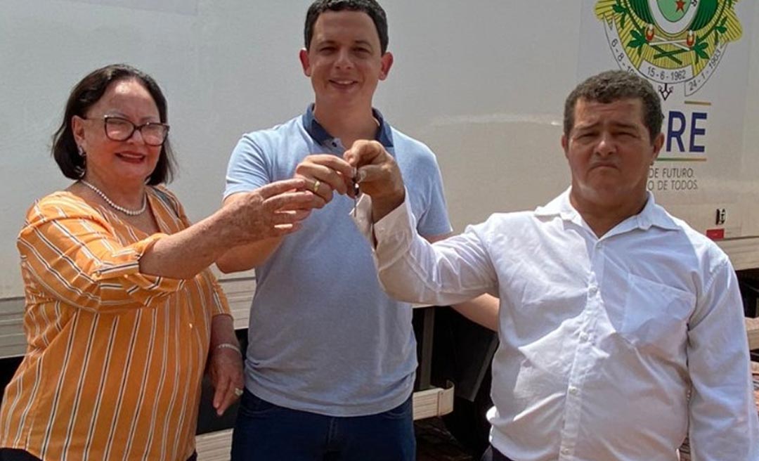 Secretário Israel Milani entrega novos equipamentos para fortalecer a agricultura familiar em Plácido de Castro