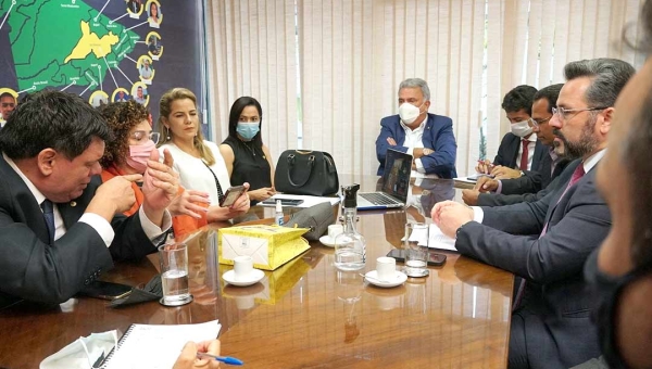 Bancada rebate Gladson após governador falar sobre suposto envio de R$ 50 milhões para outros estados