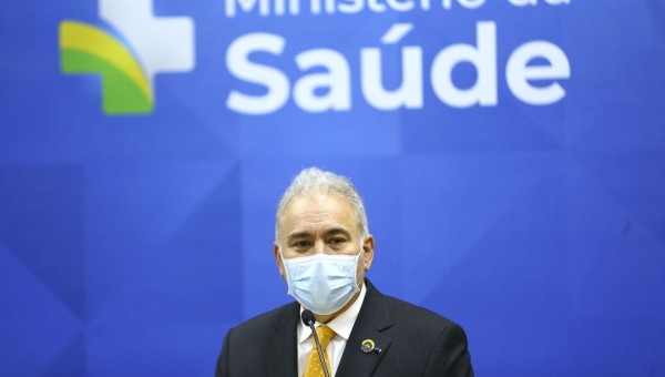 Crianças terão doses de vacina se forem incluídas no PNI, diz ministro