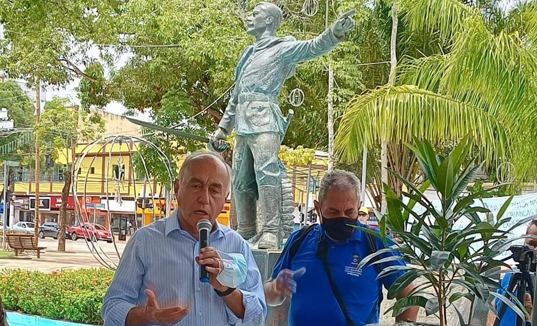 No aniversário de Rio Branco, Bocalom faz solenidade para apresentar nova espada de Plácido de Castro
