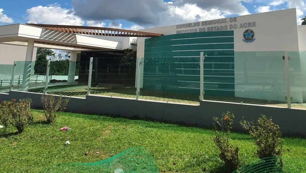 Conselho Regional de Medicina abre concurso com vagas para contador com salário de R$ 4 mil