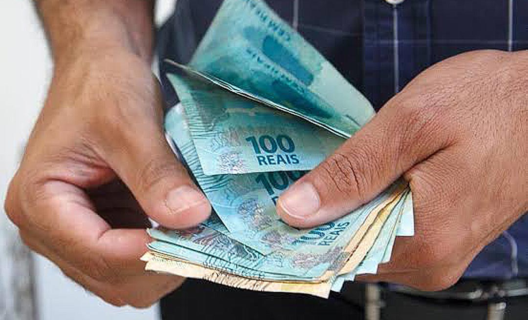 Salário dos servidores da prefeitura de Cruzeiro do Sul já está na conta, avisa secretário 