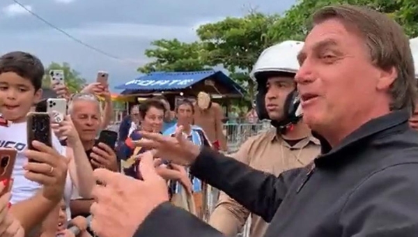 Bolsonaro volta a ironizar panelaço marcado pela oposição; veja vídeo