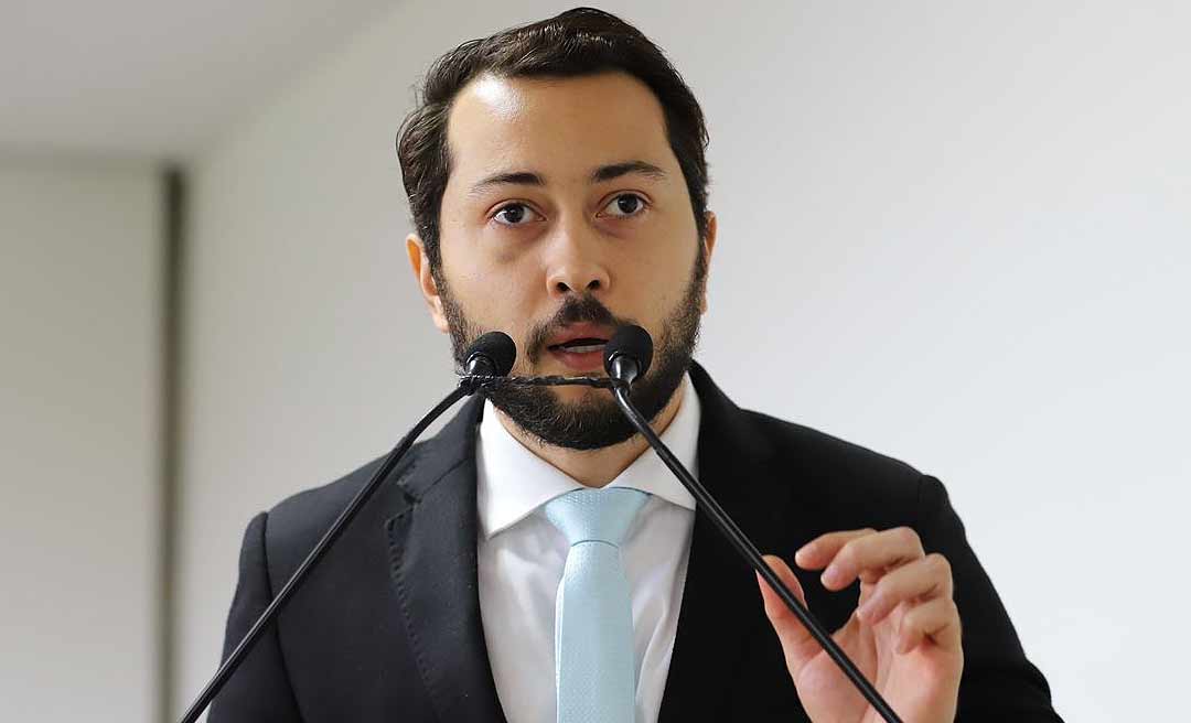 Jarude detona prefeitura por gastar R$ 309 mil com queima de fogos no réveillon: “Estupidez. Perturba idosos, autistas e animais”