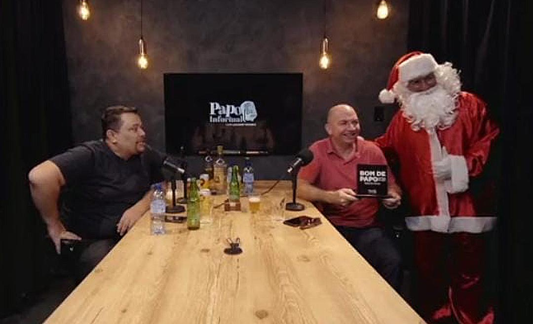 Gehlen Diniz recebe o 1º troféu Bom de Papo do programa Papo Informal do NH