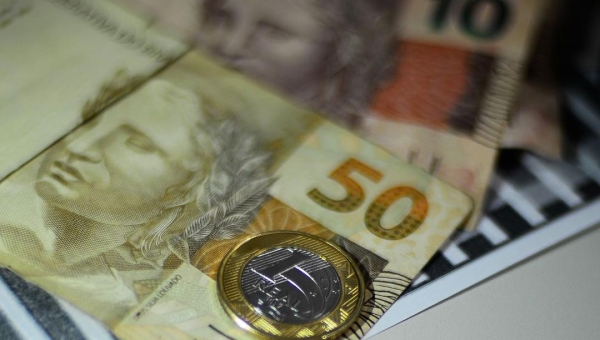 Presidente Jair Bolsonaro prorroga desoneração da folha para 17 setores até 2023