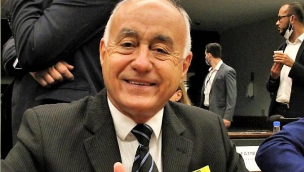 No grupo de WhatsApp de secretários, Bocalom alerta: “Se não roubar, o dinheiro dá!”