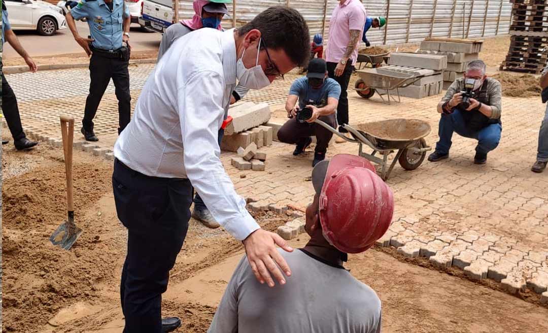 Gladson vistoria obra de ampliação do Pronto-socorro que deve ser entregue em março