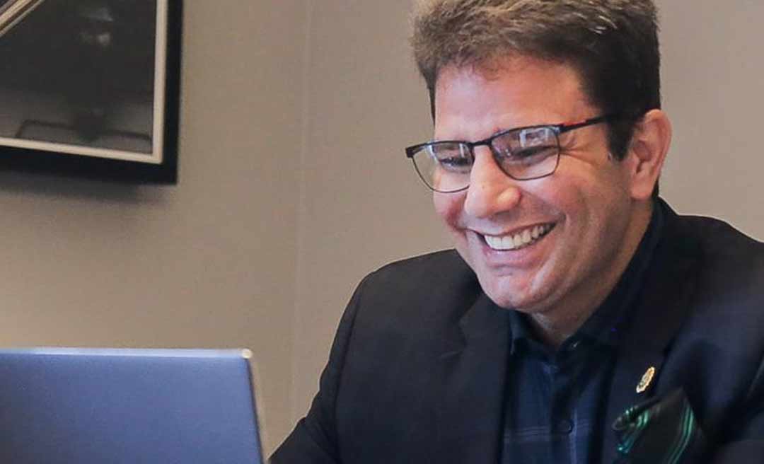 Gladson confirma falha no envio de vacinas e pede aos pais que se conscientizem sobre vacinação das crianças