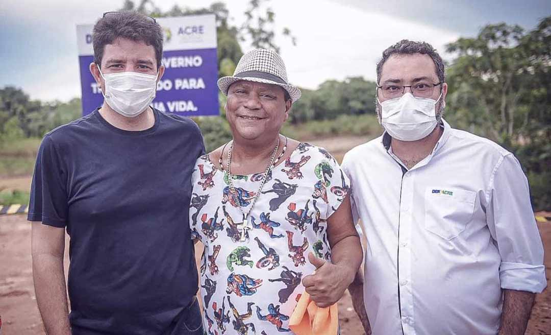 No bairro Aeroporto Velho, Gladson Cameli entrega recuperação de rua atingida por erosão