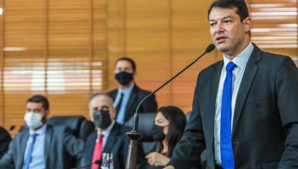 Energisa é notificada por descumprir lei de Roberto duarte que proíbe cobrança de taxa de religação