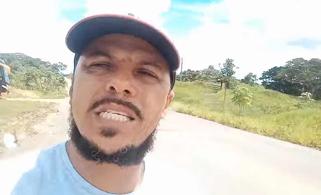 Ativista político crítica presidente Bolsonaro por decretar luto pela morte de Olavo de Carvalho