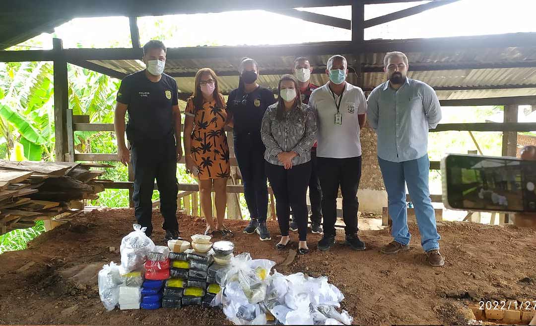 Policia Civil incinera droga apreendida em operações policiais em Tarauacá