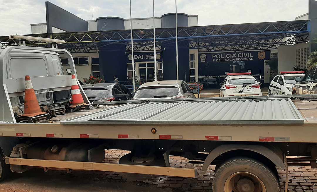 Mulher é presa por receptação de portão roubado de residência no loteamento Bonsucesso