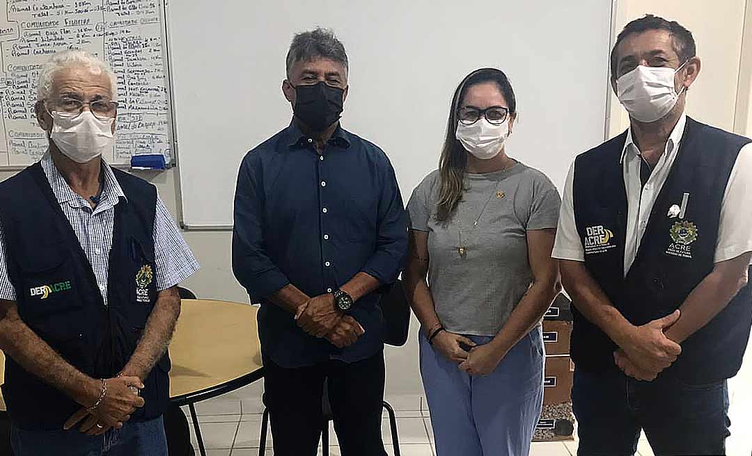 Deputado Antônio Pedro reúne-se com equipe do Deracre e recebe a garantia que construção da ponte do Sibéria começa em fevereiro