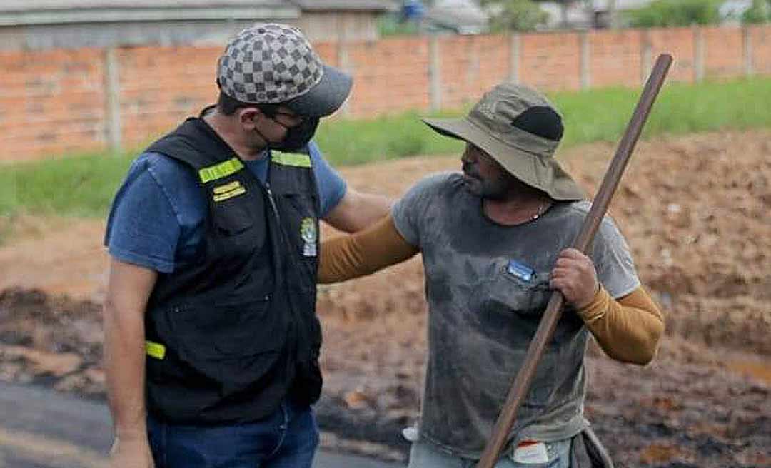Gladson vistoria obras em Manuel Urbano e Tarauacá e entrega viatura em Feijó