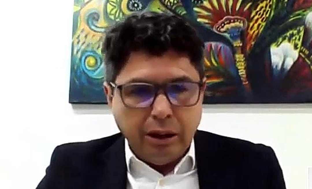 Conselheiro Ronald Polanco chama Alysson Bestene de Alysson Cameli em discurso na Aleac