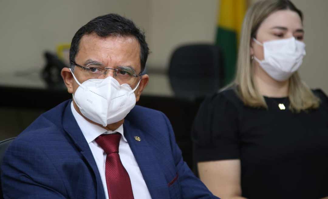 Secretário de Segurança recebe visita do deputado Luiz Gonzaga; redução de MVI pauta o encontro