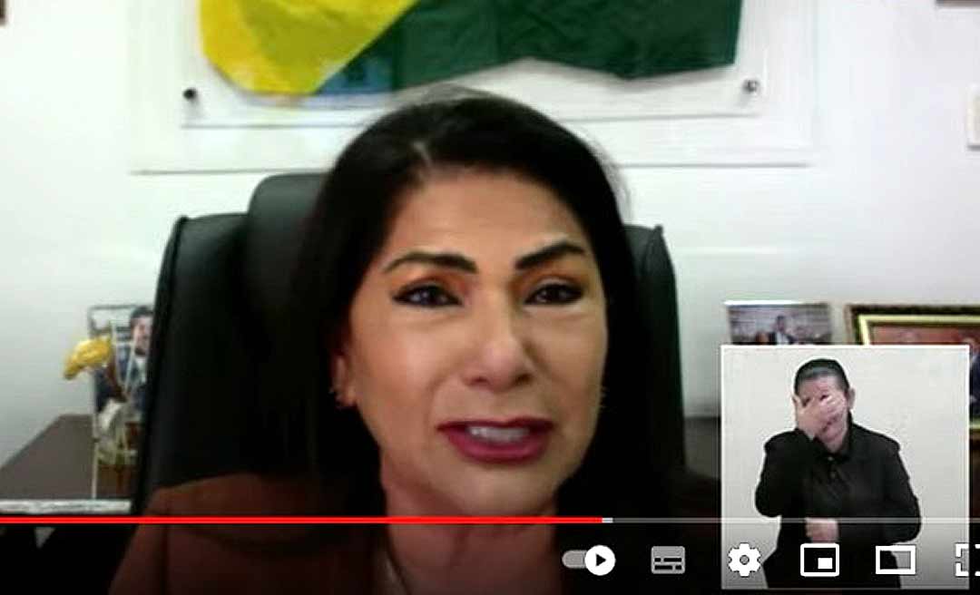 Antonia Sales chora ao falar da filha com câncer, a deputada federal Jéssica Sales