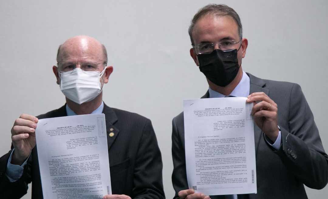 Leo de Brito inicia ano legislativo apresentando projeto de lei para amparar vítimas de seca e enchente