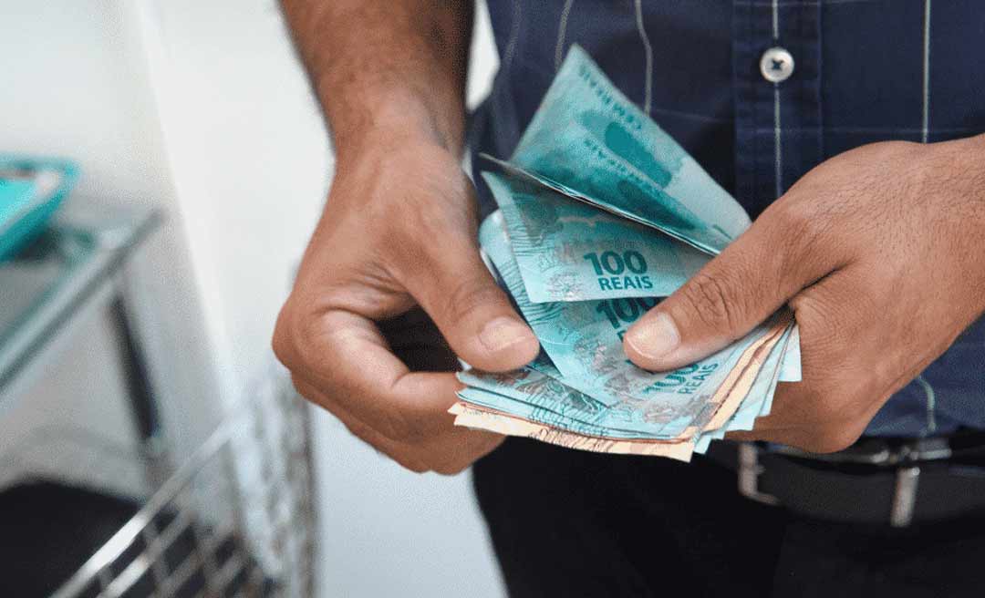 Governo do Acre diz que estuda reajuste para servidores; economista pede cautela