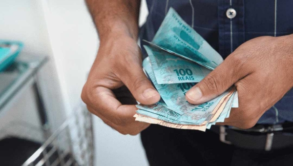 Governo do Acre diz que estuda reajuste para servidores; economista pede cautela