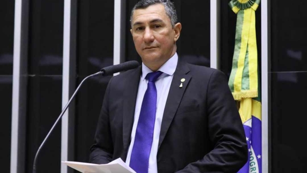 Jesus Sérgio apresenta emendas à MP para garantir direitos trabalhistas aos contratados pelos municípios por meio de programa federal