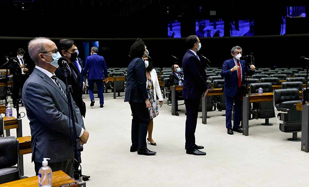 Congresso derruba veto e garante compensação a rádios e TVs por propaganda partidária