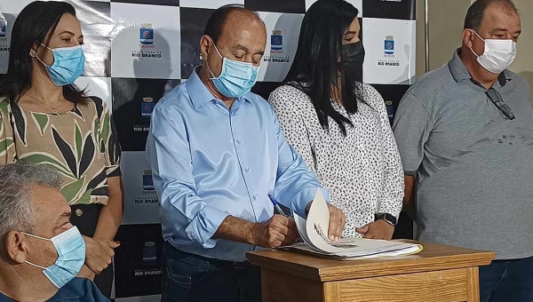 Prefeito Tião Bocalom anuncia convocação de 99 novos Servidores da Educação