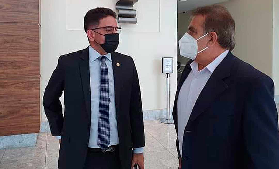 Deputado José Bestene, Gladson e cúpula do Progressistas debatem reeleição em Brasília