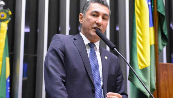 Jesus Sérgio apresenta projeto que aumenta pena para receptadores de carros roubados