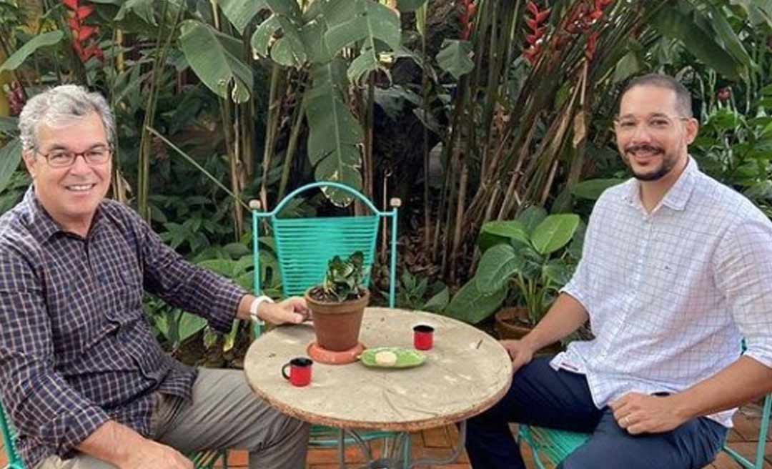 Jorge Viana recebe professor Marcelo Siqueira no Ipê; educador deve compor a chapa de candidatos à Aleac
