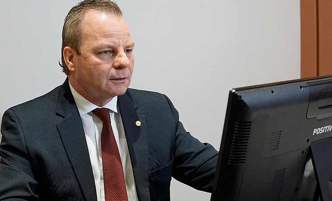 Líder do governo reconhece problemas nos aeródromos de Marechal e Jordão