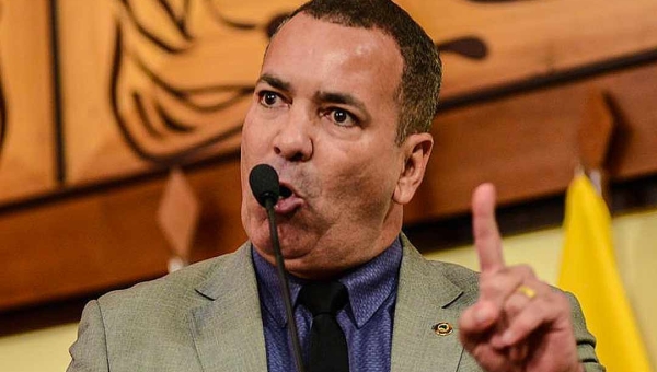 Neném diz que mais de 200 pacientes aguardam cirurgias em Tarauacá, que não acontecem por falta de anestesista