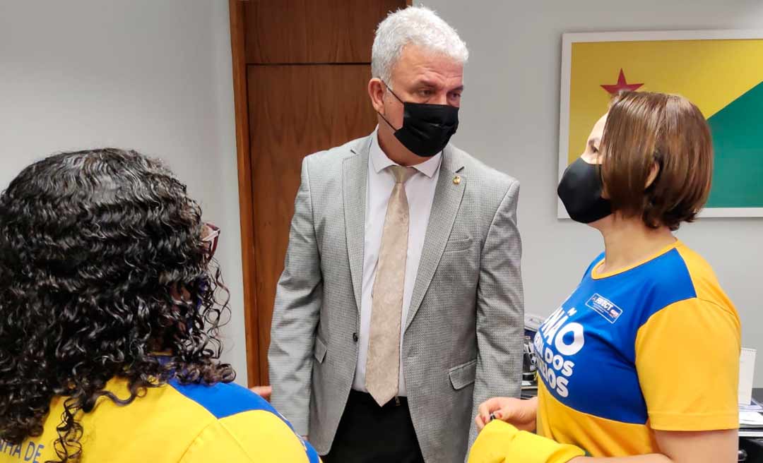 Presidente do Sintect-AC e membros de comitê contra a privatização dos Correios retomam diálogos com senadores