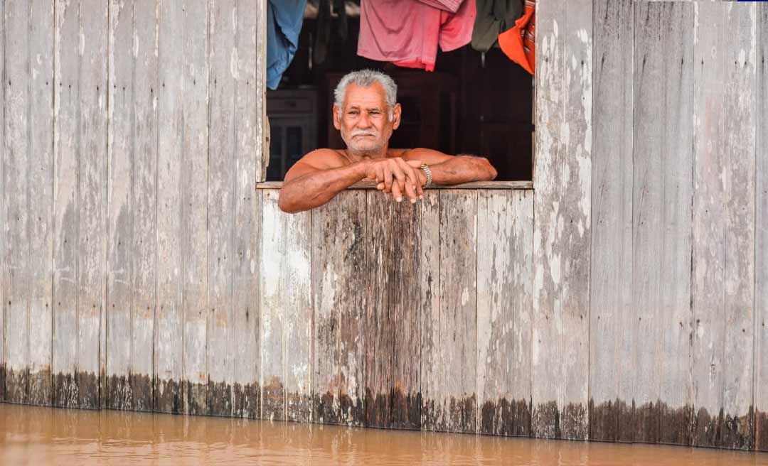 Governo e prefeitura auxiliam vítimas da enchente em Cruzeiro do Sul
