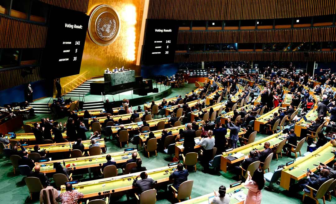 ONU aprova resolução que condena invasão da Ucrânia pela Rússia