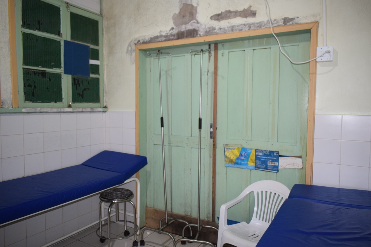 Hospital de Feijó infiltrações bolor mofo ralos entupidos e sem a devida proteção 17