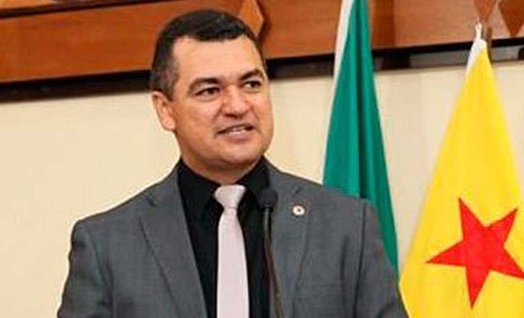 Deputado Sargento Cadmiel cobra promessas do governador e lembra que as eleições estão próximas