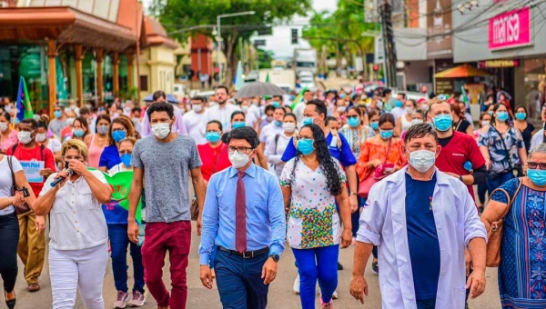 Na Aleac, Jenilson cobra mais políticas públicas para mulheres e pede que governador cumpra promessas feitas aos servidores da Saúde