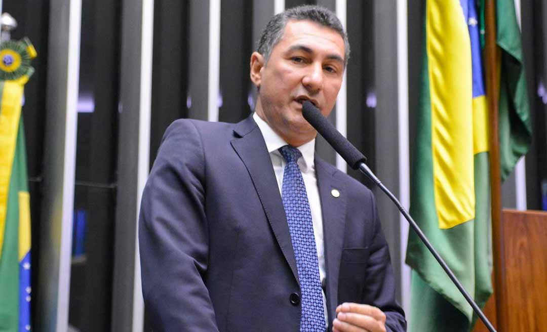 Jesus Sérgio descarta saída do PDT e diz que vai à reeleição este ano