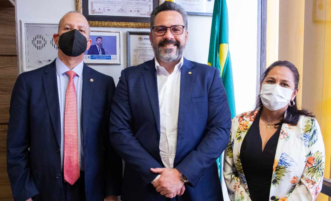 Alan Rick garante recursos para construção de unidades do Ministério Público