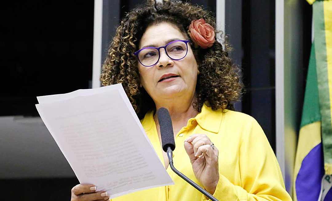 Perpétua aciona MPF contra a decisão do Inep que mudou nota de corte na véspera do Revalida