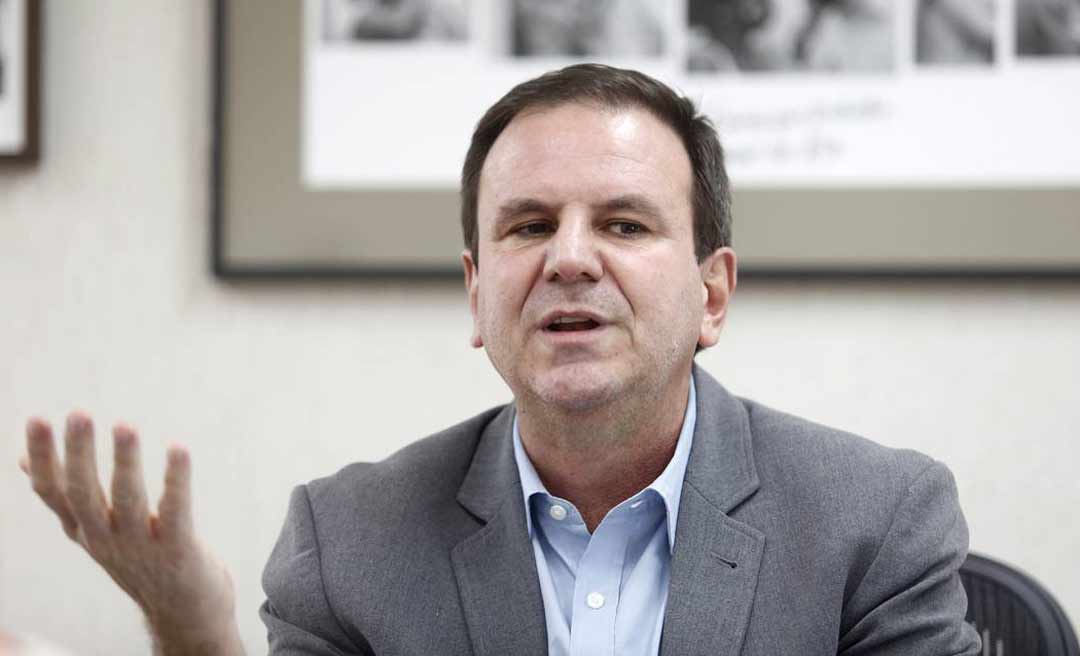 Eduardo Paes diz que ônibus do Rio de Janeiro que circulam em Rio Branco terão que voltar à capital fluminense