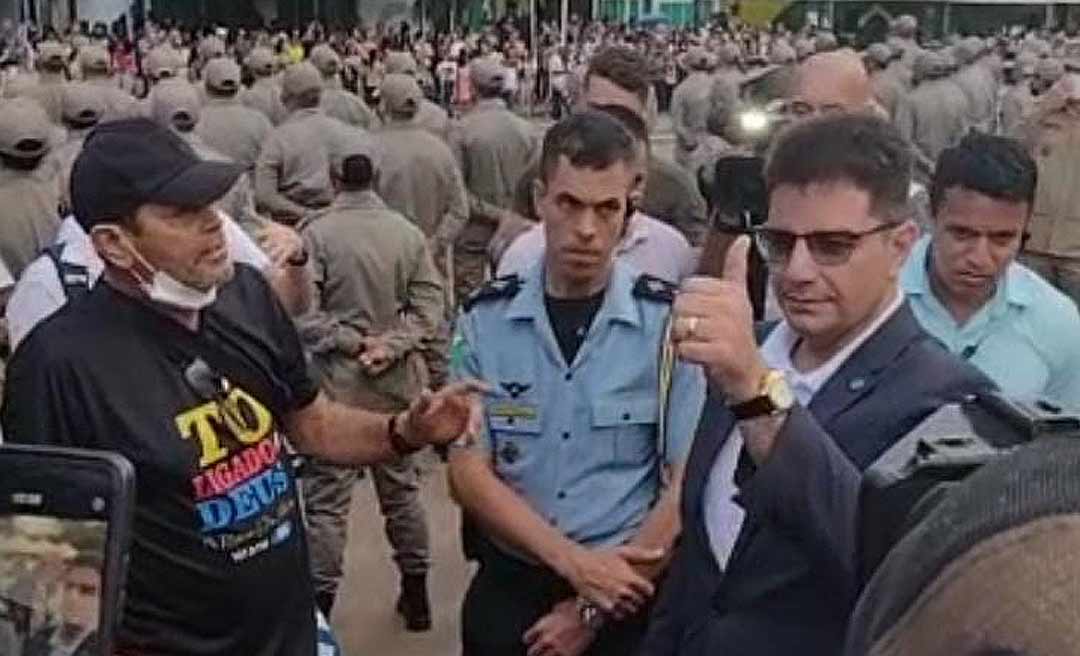 PMs realizam protesto em cerimônia e vaiam Gladson