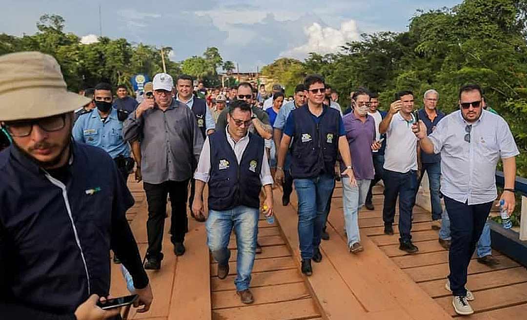 Em Plácido de Castro, Gladson entrega pavimentação asfáltica e ponte que liga o município acreano à Vila Evo Morales, na Bolívia