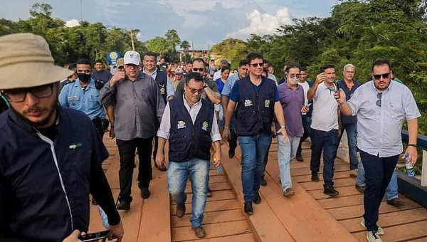 Em Plácido de Castro, Gladson entrega pavimentação asfáltica e ponte que liga o município acreano à Vila Evo Morales, na Bolívia