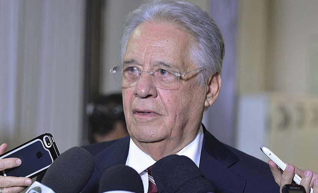 Ex-presidente FHC fratura o fêmur e é internado em São Paulo